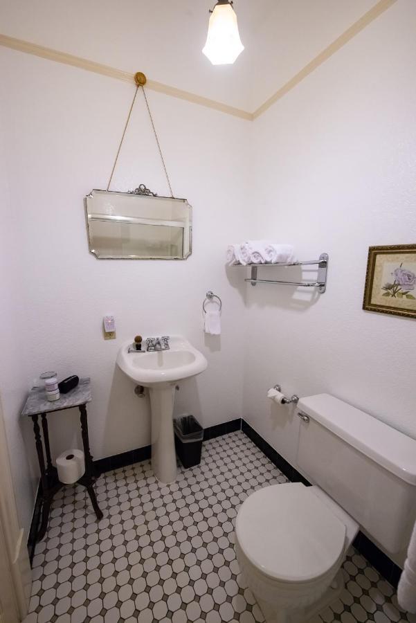 The Continental Inn Tomales Extérieur photo
